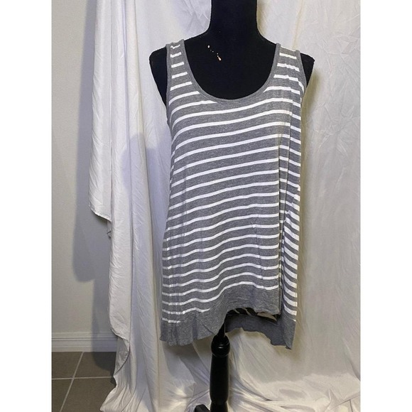 Tank tops size small - Picture 1 of 4